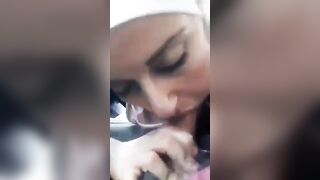 شرموطة محجبة تمص زب حبيبها في السيارة - سكس عربي